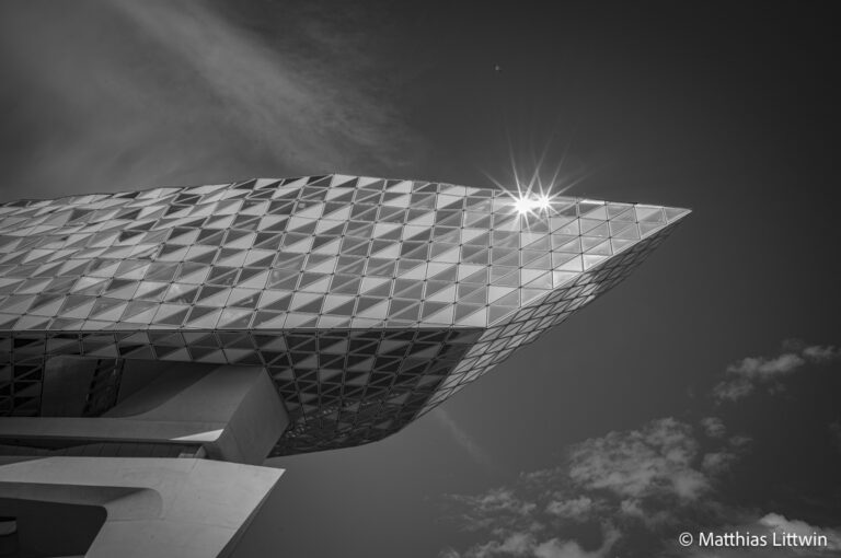ML260609_02